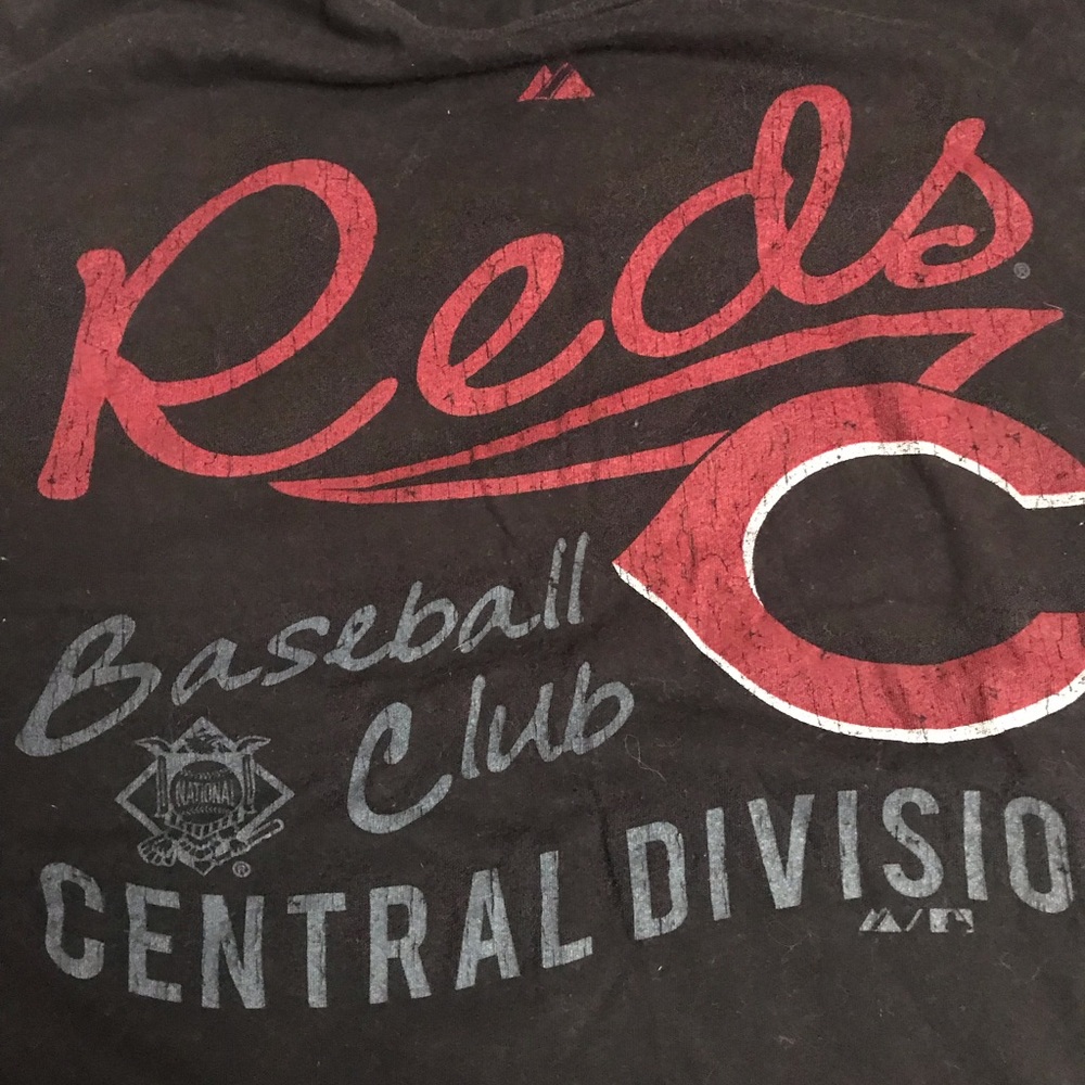 Cincinnati Reds baseball t-shirt - Picture 2 of 3
